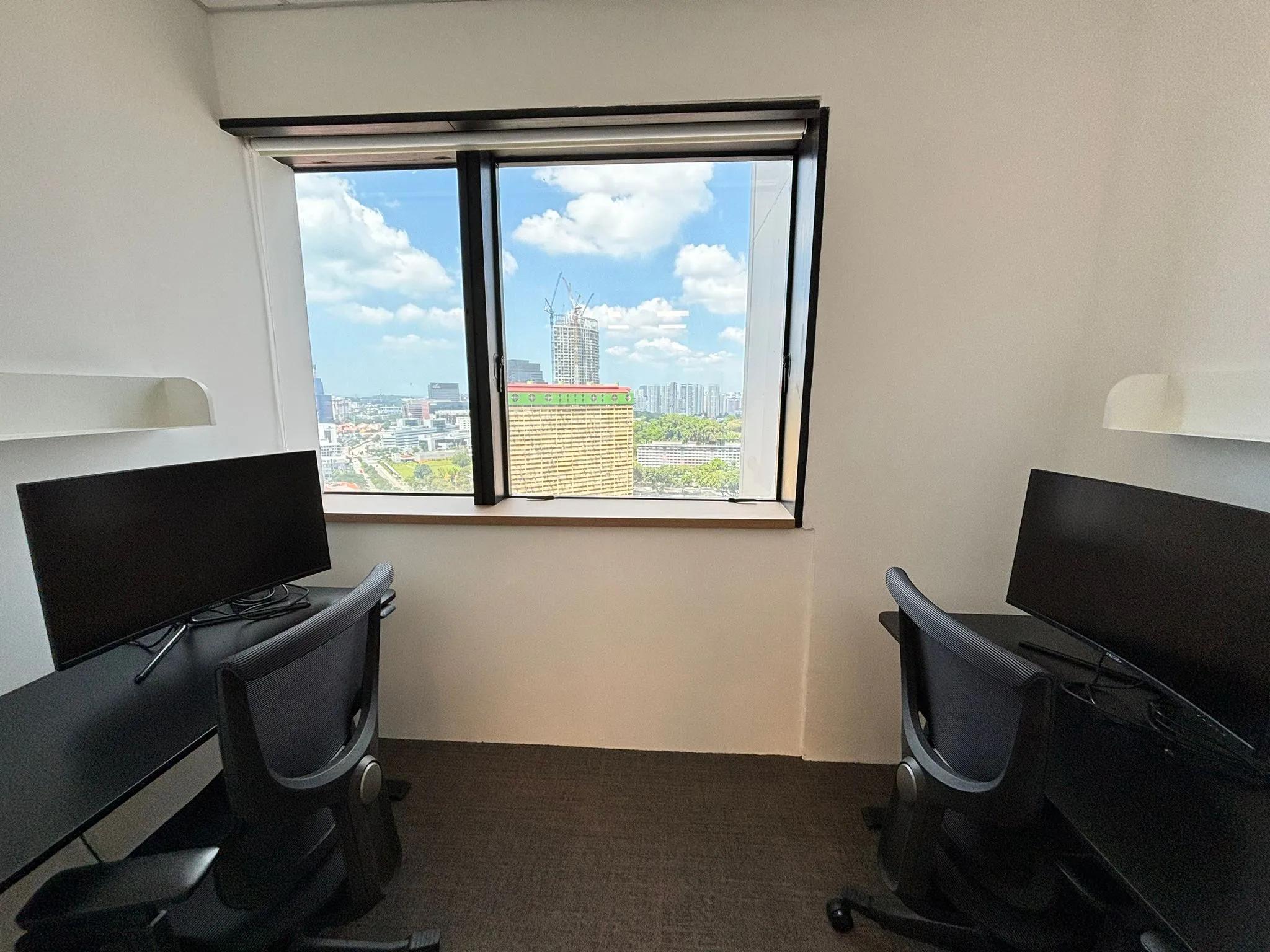 2 Pax Day Office